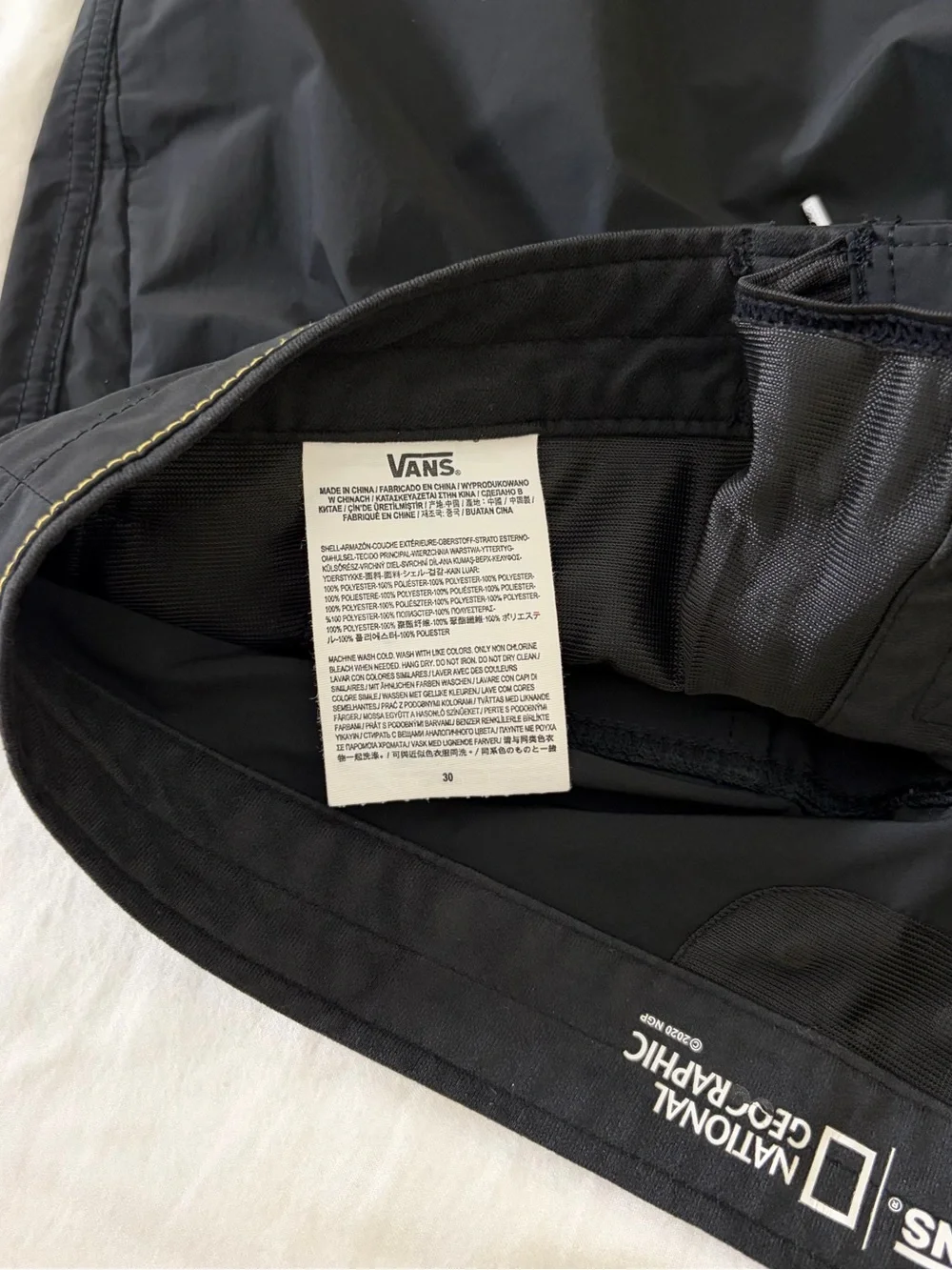 Vans x National Geographic Voyage Trunk Board Shorts Black Size 30 Limited